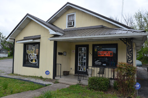 Tobacco Shop «Up In Smoke», reviews and photos, 105 Columbia Ave, Glasgow, KY 42141, USA