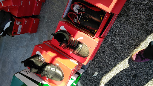 Drive-in Movie Theater «Starlight Drive-In Theatre and Flea Market», reviews and photos, 2000 Moreland Ave SE, Atlanta, GA 30316, USA