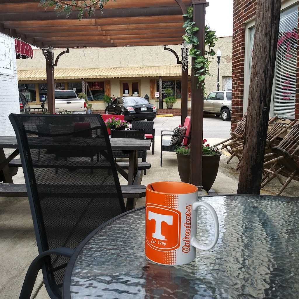 Pink's Coffee House 38654