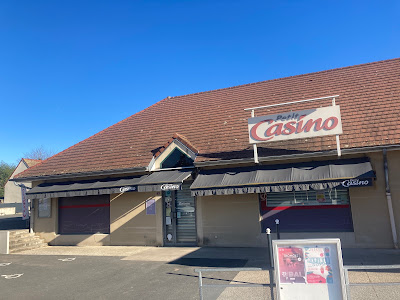 Petit Casino à Tronget