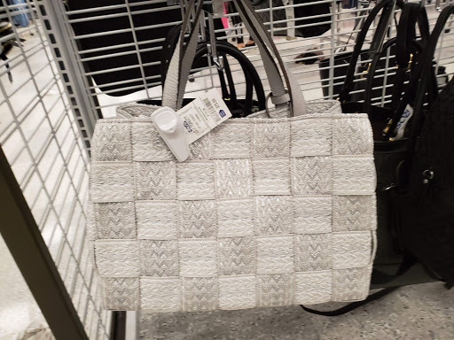 Clothing Store «Ross Dress for Less», reviews and photos, 2113 N Prospect Ave, Champaign, IL 61822, USA