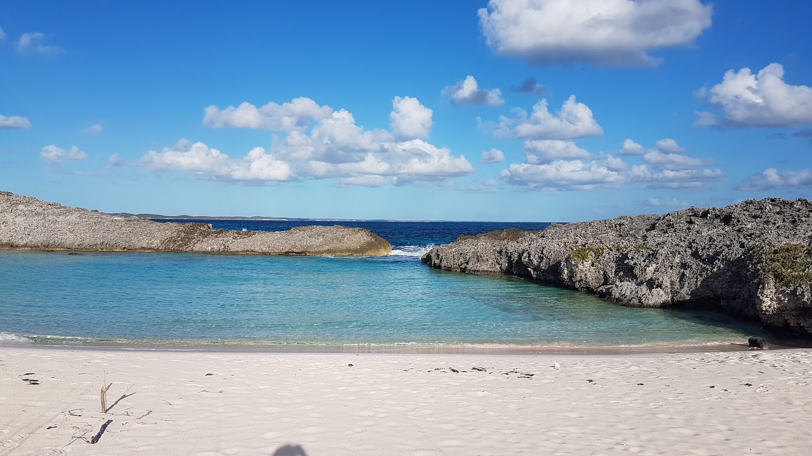 Photo de Bonniecord beach avec petite baie