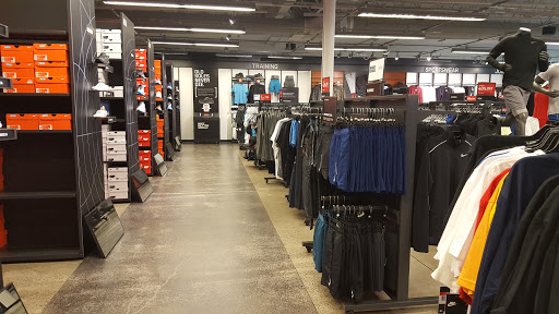 Sporting Goods Store «Nike Factory Store», reviews and photos, 1500 SE East Devils Lake Rd #105, Lincoln City, OR 97367, USA