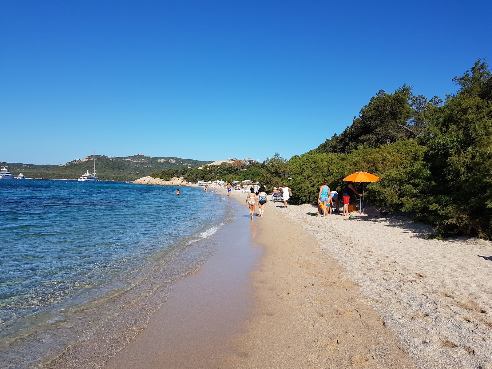 Foto von Spiaggia La Celvia mit beiger sand Oberfläche