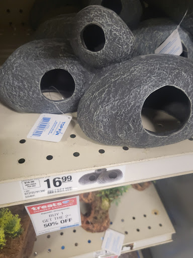 Pet Supply Store «PetSmart», reviews and photos, 5650 Mercury Dr, Dearborn, MI 48126, USA