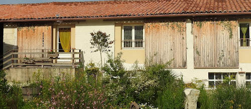 Lodge La Grange Couture - Gite grande capacité, 5 chambres, clim, préau, piscine Manzac-sur-Vern