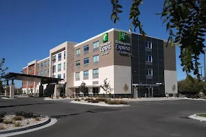 Holiday Inn Express & Suites Boise Airport, an IHG Hotel image