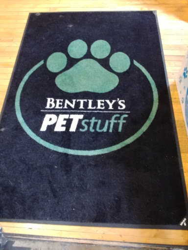 Pet Supply Store «Bentley’s Pet Stuff - Oswego», reviews and photos, 100 Main St, Oswego, IL 60543, USA