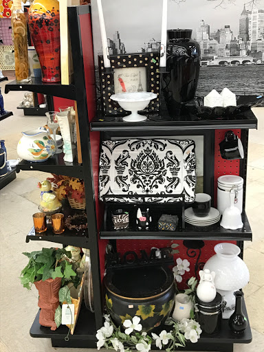 Thrift Store «Salvation Army Family Store and Donation Center», reviews and photos, 570 N Lafayette St, South Lyon, MI 48178, USA