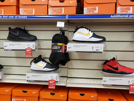 Sporting Goods Store «Academy Sports + Outdoors», reviews and photos, 145 Moss Grove Blvd, Knoxville, TN 37922, USA