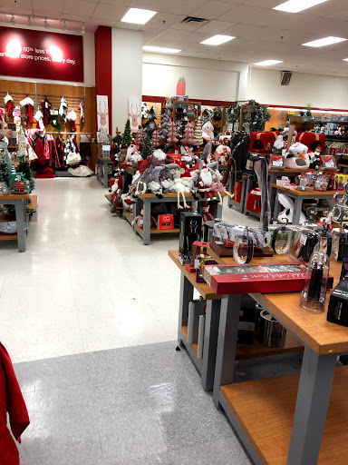 Department Store «T.J. Maxx», reviews and photos, 34 E Ridgewood Ave, Paramus, NJ 07652, USA