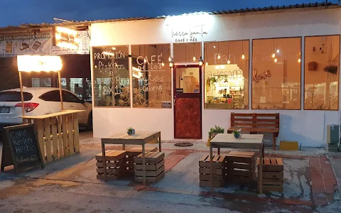 Tierra Santa Café y Más image