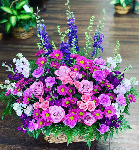 Florist «Chippewa Valley Floral», reviews and photos, 507 S Barstow St, Eau Claire, WI 54701, USA