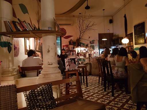 Open air restaurants Hanoi