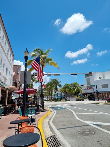 Supermarket «Art Deco Supermarket», reviews and photos, 1435 Washington Ave, Miami Beach, FL 33139, USA