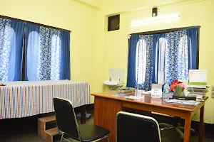 Parash poly Clinic image