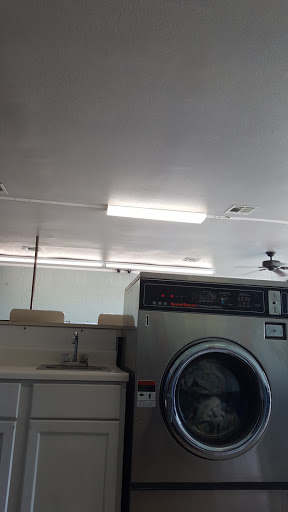 Laundromat «Island Wash Coin-op & Wash-N-Fold Laundromat», reviews and photos, 14813 S Padre Island Dr, Corpus Christi, TX 78418, USA