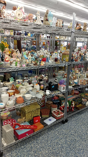 Thrift Store «St Vincent de Paul Kenosha Thrift Store», reviews and photos, 7531 30th Ave, Kenosha, WI 53142, USA