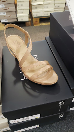 Shoe Store «DSW Designer Shoe Warehouse», reviews and photos, 13711 S Tamiami Trail, Fort Myers, FL 33912, USA