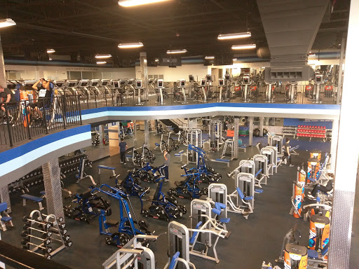 Health Club «Crunch - Schaumburg», reviews and photos, 612 E Golf Rd, Schaumburg, IL 60173, USA