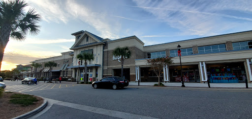 Shopping Mall «Shelter Cove Towne Centre», reviews and photos, 40 Shelter Cove Ln, Hilton Head Island, SC 29928, USA
