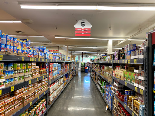 Grocery Store «Grocery Outlet Bargain Market», reviews and photos, 1800 E 8th St, Davis, CA 95616, USA