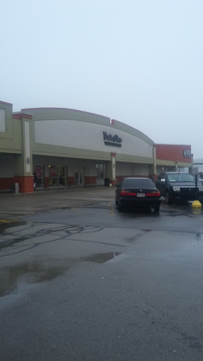 Department Store «Boston Store Clearance Center», reviews and photos, 5659 S 27th St, Milwaukee, WI 53221, USA