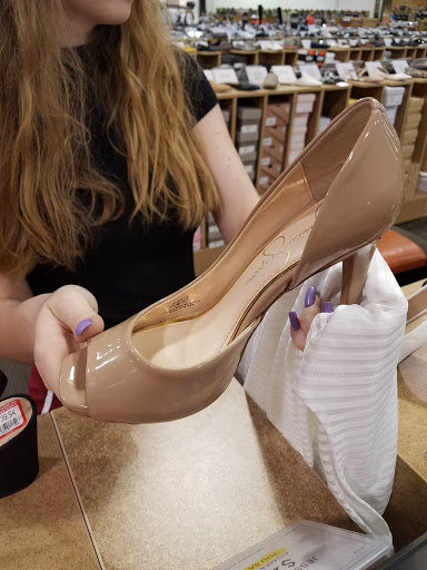 Shoe Store «DSW Designer Shoe Warehouse», reviews and photos, 3665 Washtenaw Ave, Ann Arbor, MI 48104, USA