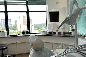 Dentista Dra Rebecca Ortega image