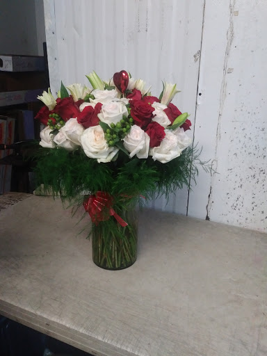 Florist «The Flower Place», reviews and photos, 860 NE 79th St, Miami, FL 33138, USA