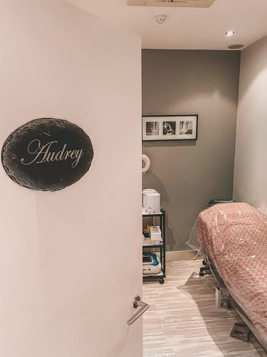Pretty Woman Beauty Salon in Dublin 11, Co. Dublin