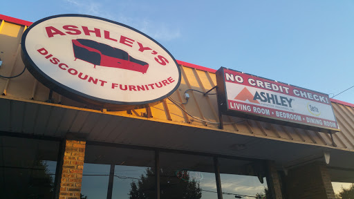 Furniture Store «Discount Furniture Inc», reviews and photos, 299 E Indian Trail, Aurora, IL 60505, USA