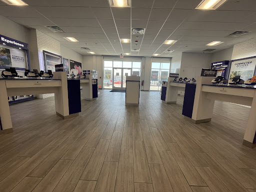 Cell Phone Store «MetroPCS Corporate Store», reviews and photos, 2385 W Cheltenham Ave Suite 225, Philadelphia, PA 19150, USA