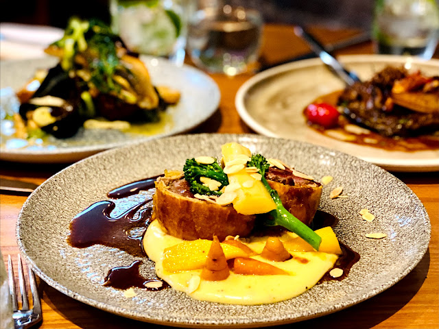 The Laughing Gravy by null