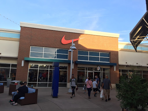 Sportswear Store «Nike Factory Store», reviews and photos, 6800 Oxon Hill Rd #500, Oxon Hill, MD 20745, USA