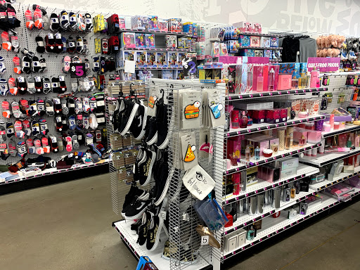 Variety Store «Five Below», reviews and photos, 14635 W 119th St, Olathe, KS 66062, USA