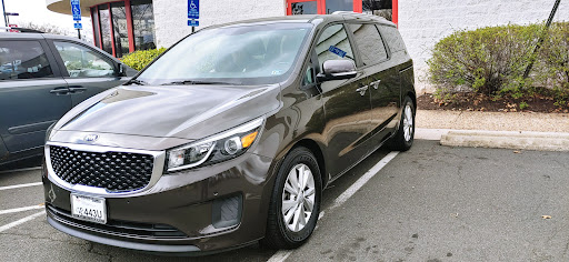 Kia Dealer «Ourisman Kia», reviews and photos, 4105 Auto Park Cir, Chantilly, VA 20151, USA