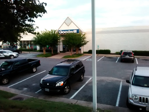 Thrift Store «Goodwill Bailey Bridge Retail Store», reviews and photos, 11749 Hull Street Rd, Midlothian, VA 23112, USA