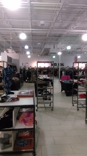 Department Store «Saks OFF 5TH», reviews and photos, 3310 Livermore Outlets Dr, Livermore, CA 94551, USA