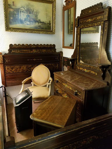 Antique Furniture Store «Useful Things Antiques & Collectibles Store», reviews and photos, 11 Crenshaw Ln, Coxs Creek, KY 40013, USA