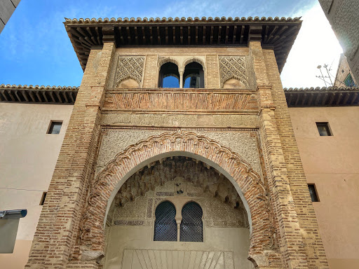 Tours por Corral del Carbón Granada