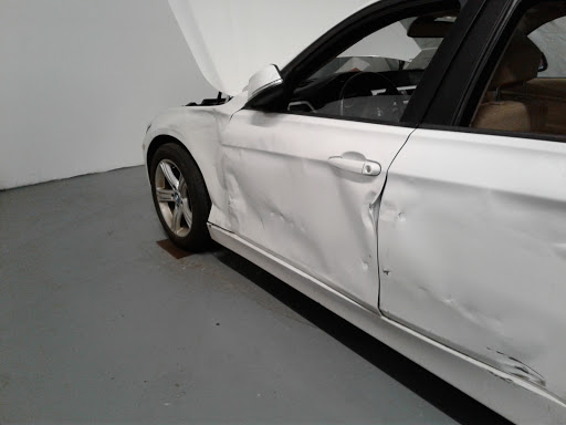 Auto Body Shop «D&H Collision Center», reviews and photos, 1783 Elmwood Ave, Warwick, RI 02888, USA