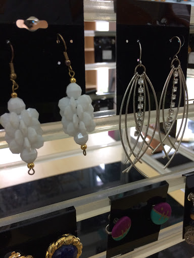 Thrift Store «Out of the Closet - Fort Lauderdale», reviews and photos, 1785 E Sunrise Blvd, Fort Lauderdale, FL 33304, USA