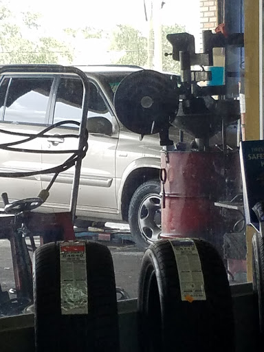 Tire Shop «Olin Mott Tire Stores», reviews and photos, 3741 E Hillsborough Ave, Tampa, FL 33610, USA