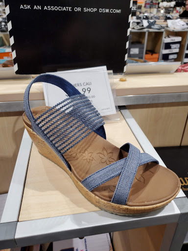 Shoe Store «DSW Designer Shoe Warehouse», reviews and photos, 3638 Welsh Rd, Willow Grove, PA 19090, USA