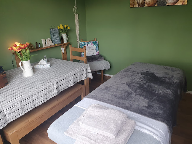 Reviews of Scent and Soothe in York - Massage therapist