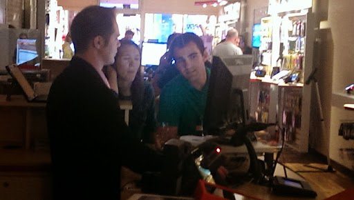 Cell Phone Store «Verizon Authorized Retailer - Wireless Zone», reviews and photos, 212 S Main St, Ann Arbor, MI 48104, USA