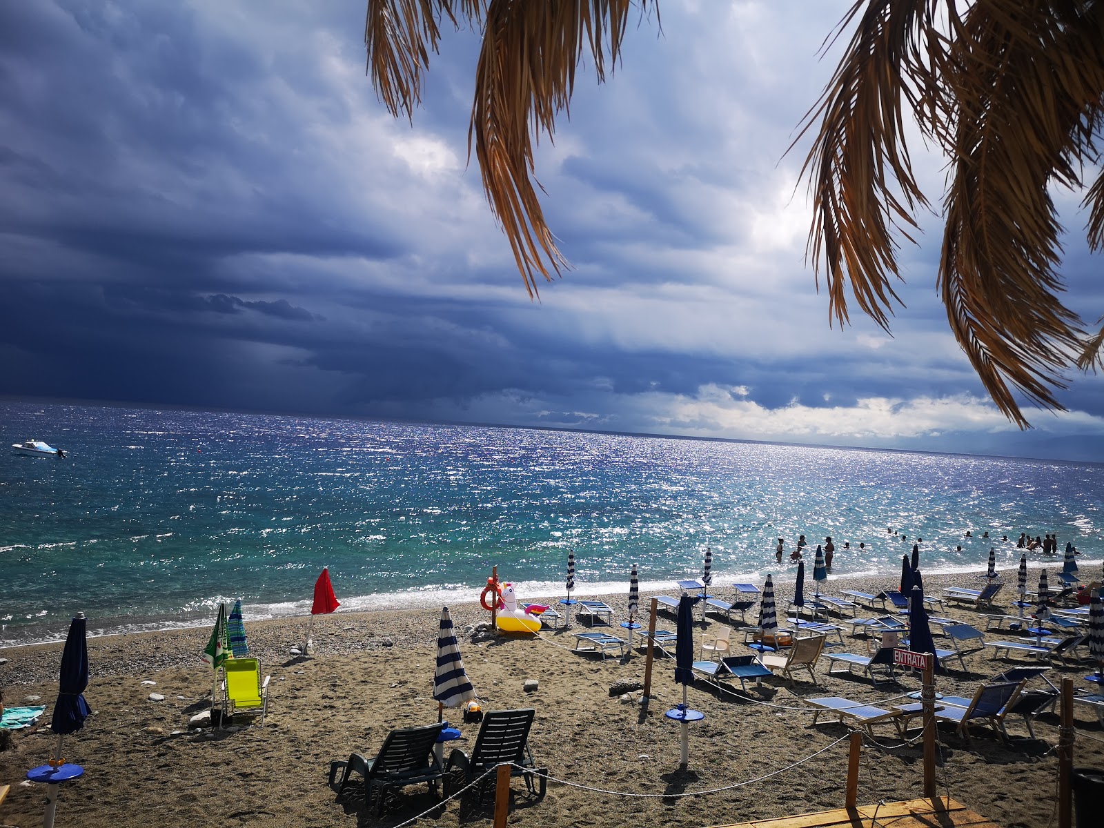 Photo de Spiaggia Calypso avec un niveau de propreté de partiellement propre