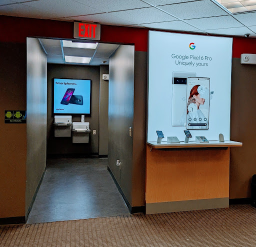 Cell Phone Store «Verizon Authorized Retailer – Cellular Sales», reviews and photos, 728 Grand Army of the Republic Hwy, Swansea, MA 02777, USA