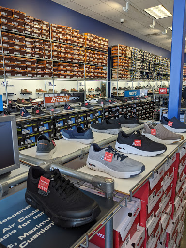 Shoe Store «SKECHERS Factory Outlet», reviews and photos, 1251-53 Marina Ct, San Leandro, CA 94577, USA